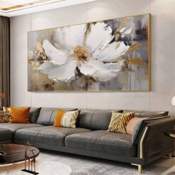 Fleurs abstraites blanches et dorées.